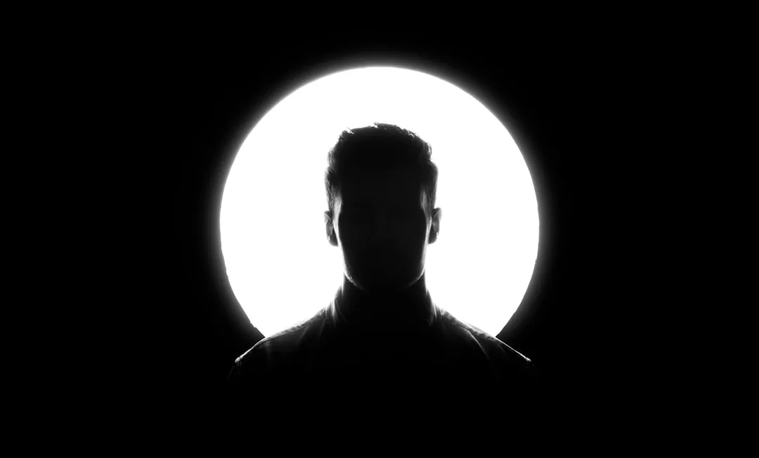 도둑 드는 꿈 의미 강도 빈집털이 물건 도난 재물운 신호 자가 풀이 썸네일